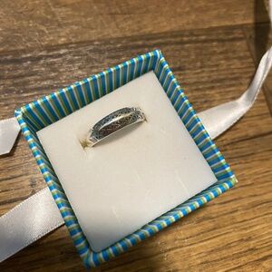 Sterling Silver Ring (Size 6)
